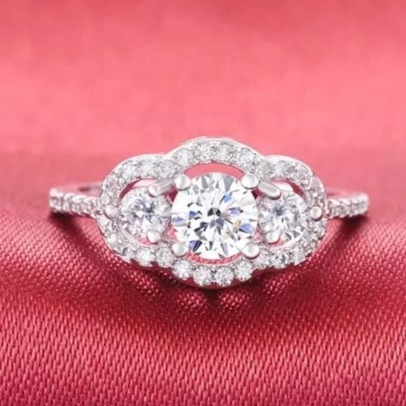 \\NEW\\ S925 \\ STERLING SILVER THREE STONES RING - Picture 4 of 6